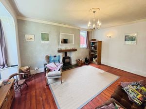 Lounge- click for photo gallery